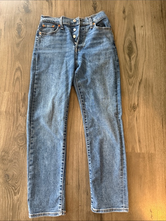 Levi's Denim - Levi’s wedgie straight sz 26